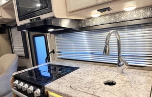 2022 Thor Freedom Elite 23H | Solar | Sleeps 5