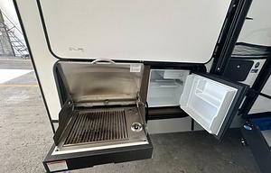 2021 Cougar 31 foot Half Ton friendly rear bunks
