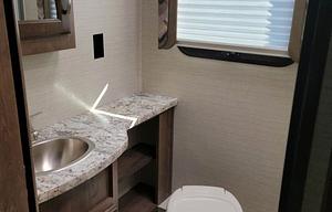 The Bunkhouse Motorhome | Sleeps 8