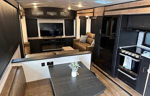 Keystone RV Outback 341RD, Luxurious camping!