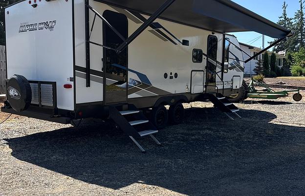 2024 Forest River RV Cherokee Alpha Wolf 26DBH-L RV rental photo 1