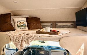 Comforts of home -King bed, tiled shower, big sink