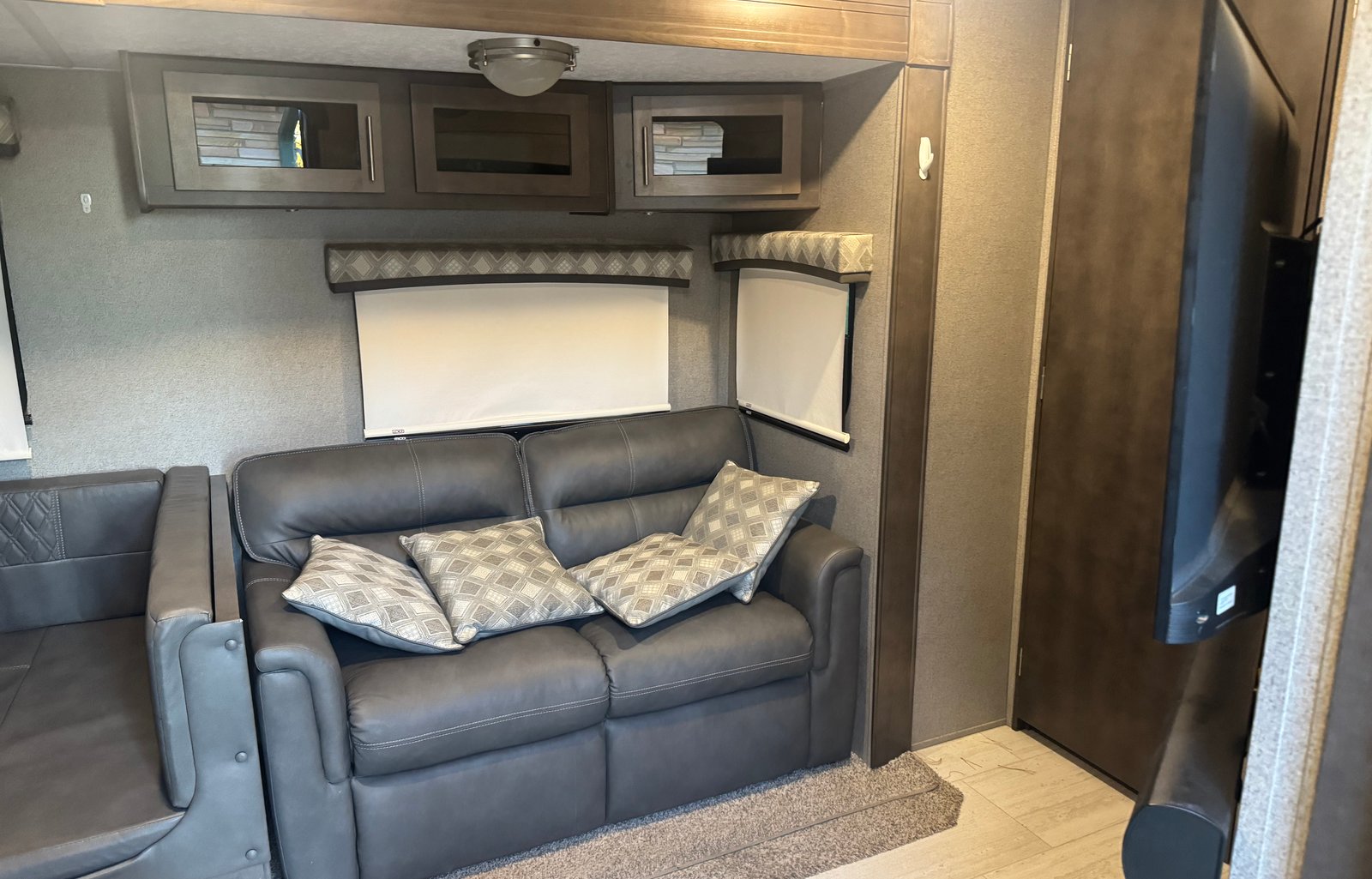 2020 Forest River Rv Flagstaff Classic 832BHKS