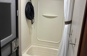 2017 Hideout 28BHS RV rental photo 18