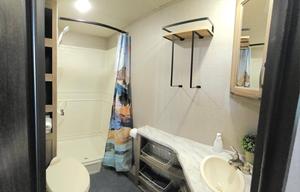Mountaineer-  Solar Lux bunkhouse! InlandNWRentals