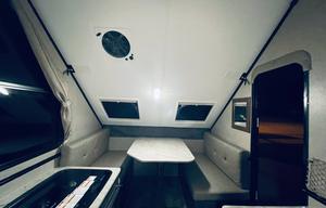 2020 Mars/ Marte  Rockwood Hard Side Series A122S