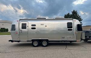 "Sky Glider" Airstream Flying Cloud 25FB