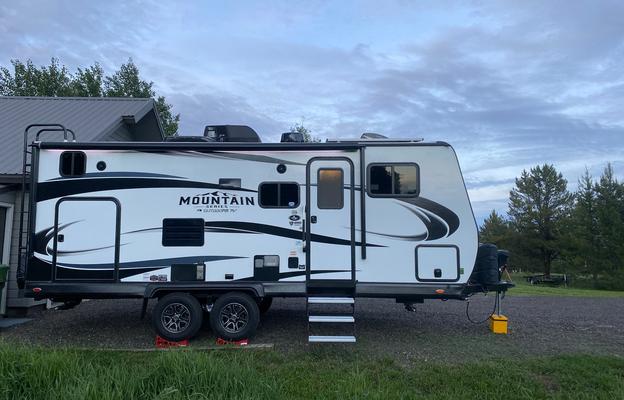 2021 Outdoors RV Creek Side Mountain Series 21DBS