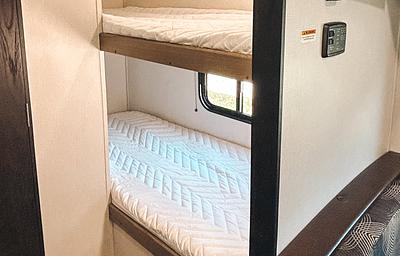 Easy Tow Camper • Sleeps 5 • Perfect for Families