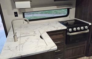 Like New 35' RV Travel Trailer