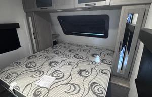 Dutchman Kodiak Ultimate RV
