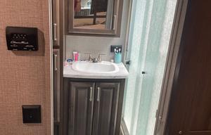 2019 Keystone RV Avalanche 396BH RV rental photo 16