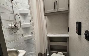 2025 Thor Motor Coach Four Winds 25V RV rental photo 11