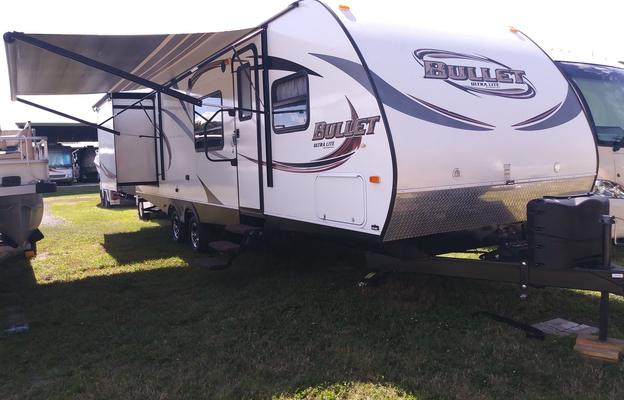 2013 Keystone Bullet large Bunkhouse/Condo