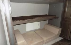 Family friendly with HUGE Bunkroom!!
