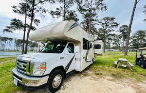 2018 28 ft Thor Motor Coach Freedom Elite