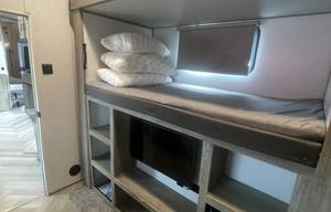 2 bedroom, 2 full baths, 43’ fifth wheel