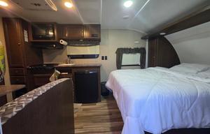 2016 Shasta RVs Flyte 185FQ RV rental photo 5
