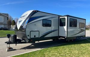 Beautiful 2020 Shadow Cruise travel trailer!