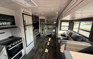 Adventure ready Cougar - bunks + family friendly