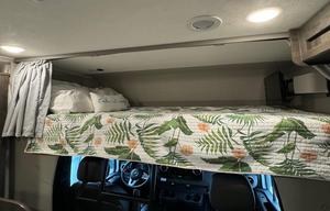 Luxury Class C-Sleeps 6-Easy to Drive-Fully Loaded