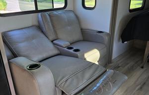 PET FRIENDLY FAMILY RV RENTAL