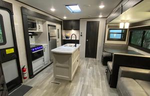 Impressive Family favorite RV! 3 slides 3 TV’s