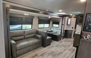 Dual-Suite Retreat Family Bunkhouse 32' Transcend