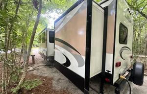 3 SLIDE SPACIOUS AND COMFY DISCOUNT M2M AVAILABLE