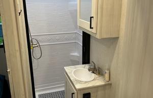 East to West Entrada 2600DS- Class C / Sleeps 6