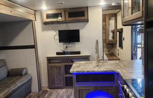 2021 CrossRoads RV Zinger Lite