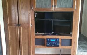 Hello 2019!! Check this out!! Hideout Fifth Wheel - Delivery Available!