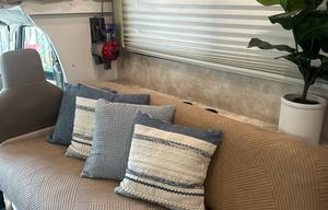 Family Bunkhouse | Sleeps 8 | Fully Stocked