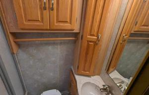 2004 Concord 225LE Ford RV rental photo 9
