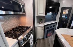 2021 Highland Ridge RV Silverstar XLT 427BHS