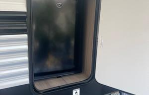 2025 Coleman Lantern 28 BHS