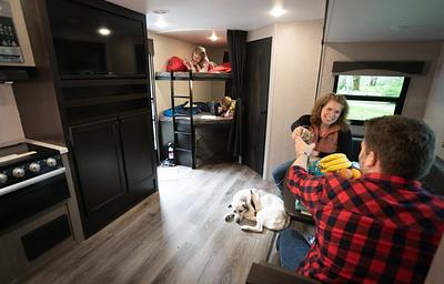Pet friendly 2021 Starcraft Super Lite 241BH