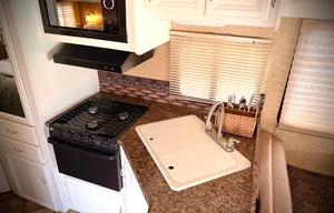 Alaska Adventure RV | Sleeps 6 | Easy Drive