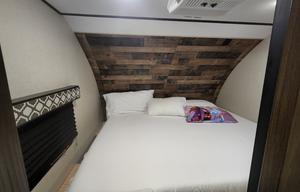 2020 Prime Time LaCrosse 3380IB 3 Slide bunkhouse