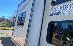 SKIP'N ROCKS PET FRIENDLY RV RENTAL