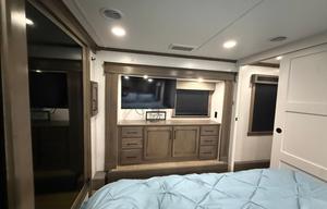 2023 Fifth Wheel RiverStone 45BATH DELIVERY ONLY