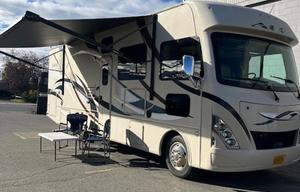 THANOS - 2015 Thor Motor Coach ACE 30.2