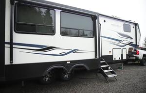 Adventure RV for Rent Sleeps 7, Bunkhouse + Loft!