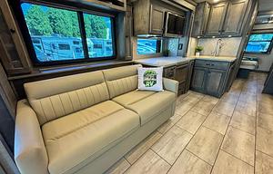 Tiffin Allegro Bay Super C