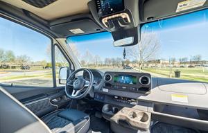 Luxury Mercedes easy park/drive, seats 8, sleeps 2