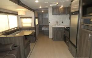 Highland Ridge Open Range Ultra Lite 31ft Sleeps 8
