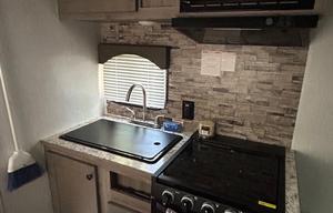 2024 Sunset Park RV Sun-Lite 18RD RV rental photo 5