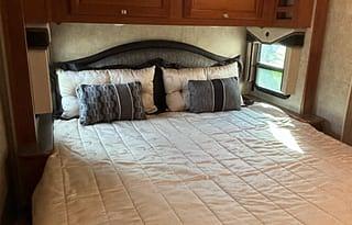 2016 Winnebago Sightseer 33C RV rental photo 3