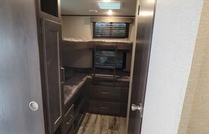 Dual-Suite Retreat Family Bunkhouse 32' Transcend