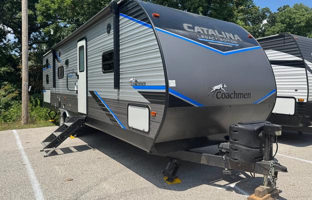 Fully stocked, Pet Friendly RV. SLEEPS up to 12!